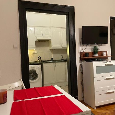 Feel Like Home - Cozy Downtwon Studio For 2 Budapest Exterior foto