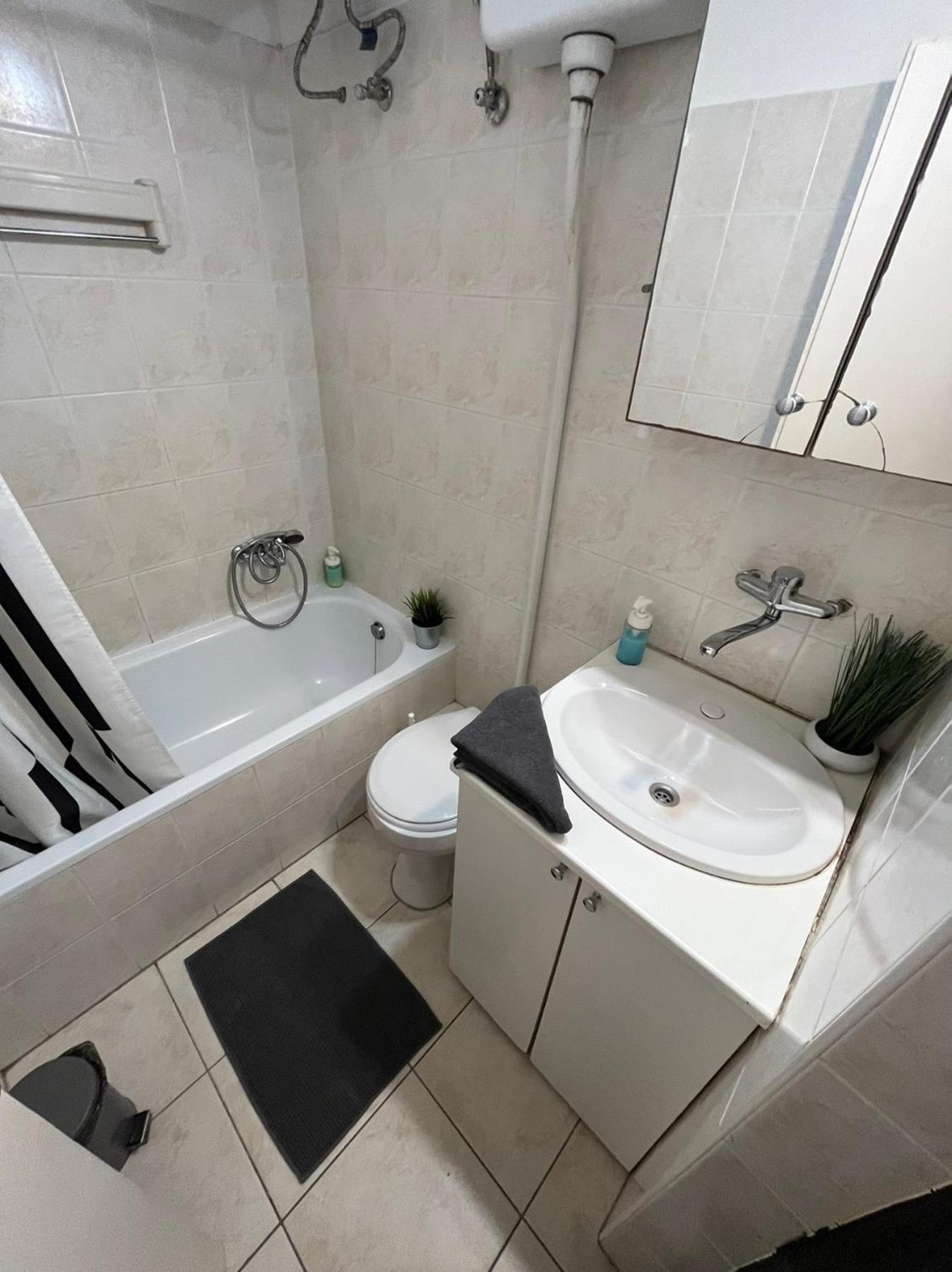 Feel Like Home - Cozy Downtwon Studio For 2 Budapest Exterior foto